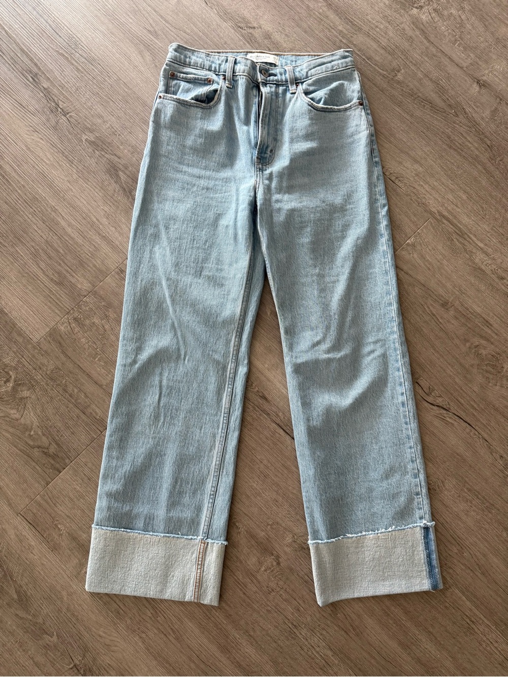 Abercrombie & Fitch Light Blue “The 90s Relaxed” Cuffed Jeans